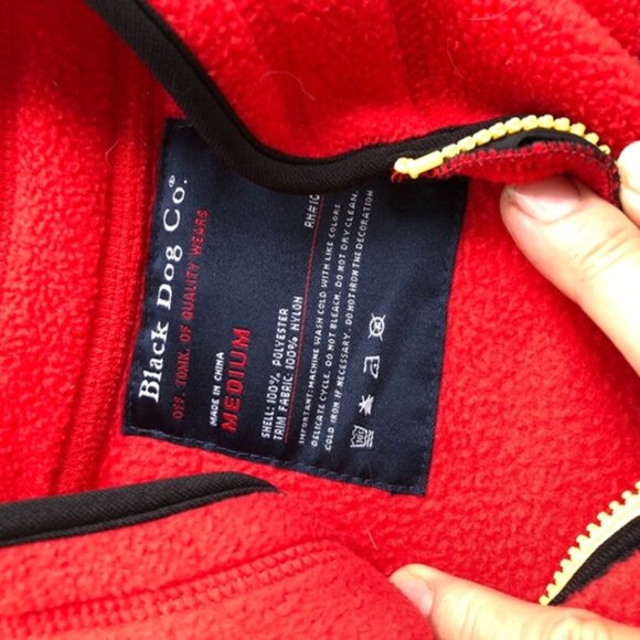 THE BLACK DOG red zippered fleece vest/kids M - Picture 4 of 4